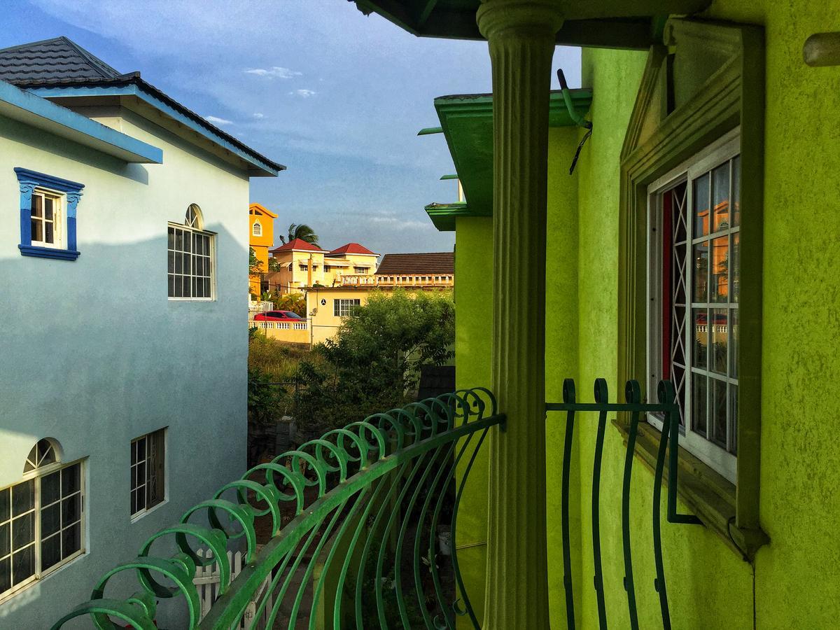 Yaad Hostel Бухта Монтего Экстерьер фото